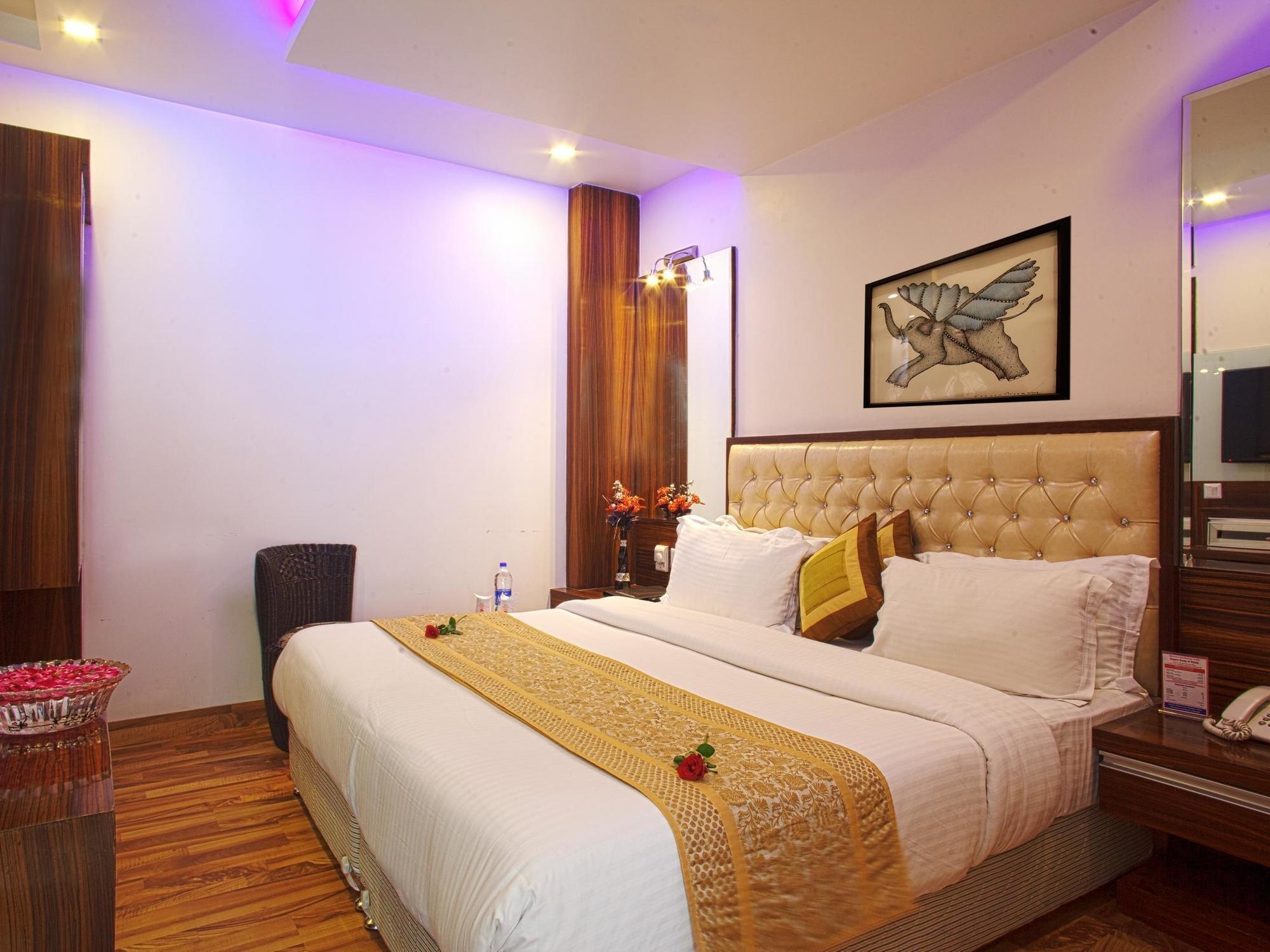 Hotel Delhi 55 -City Center New Delhi Extérieur photo