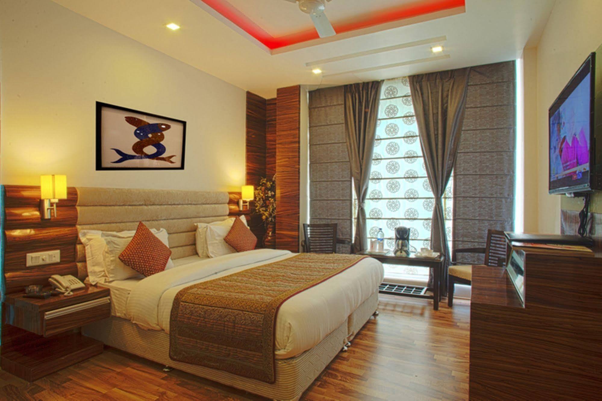 Hotel Delhi 55 -City Center New Delhi Extérieur photo