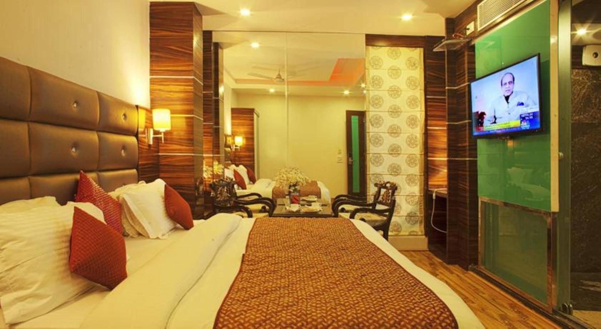 Hotel Delhi 55 -City Center New Delhi Extérieur photo