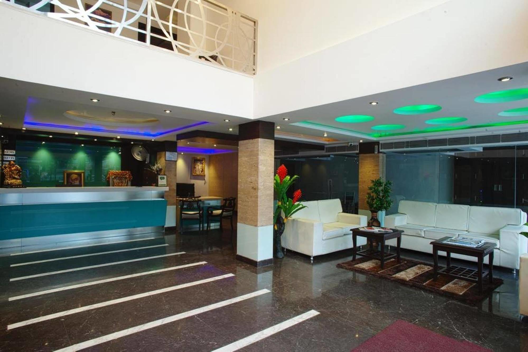 Hotel Delhi 55 -City Center New Delhi Extérieur photo